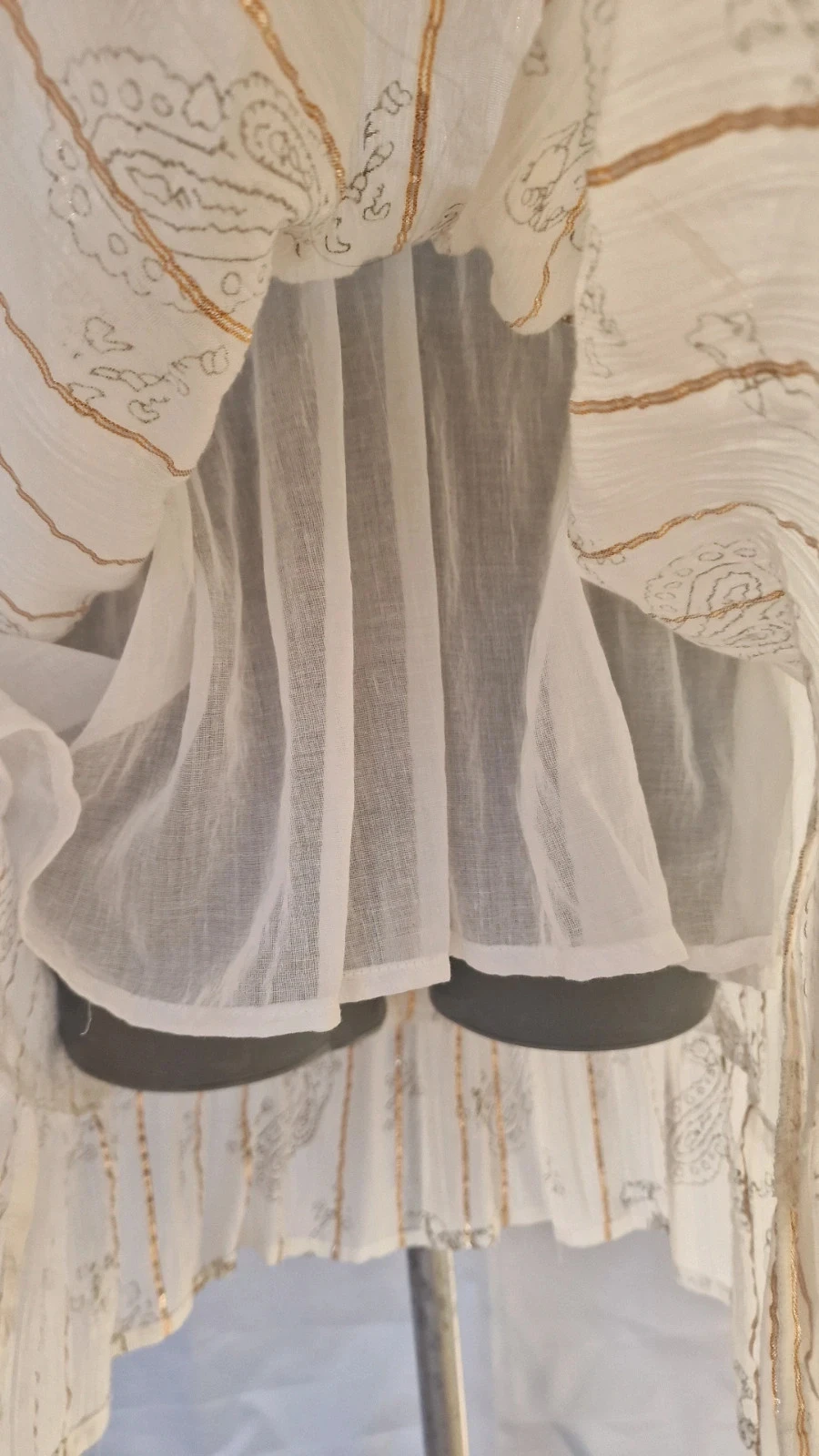 Robe bohème blanche et dorée – détails brodés – taille 36/38 – photo 18